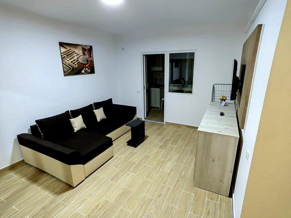 Militari Luxury Flat Lägenhet Roşu Exteriör bild